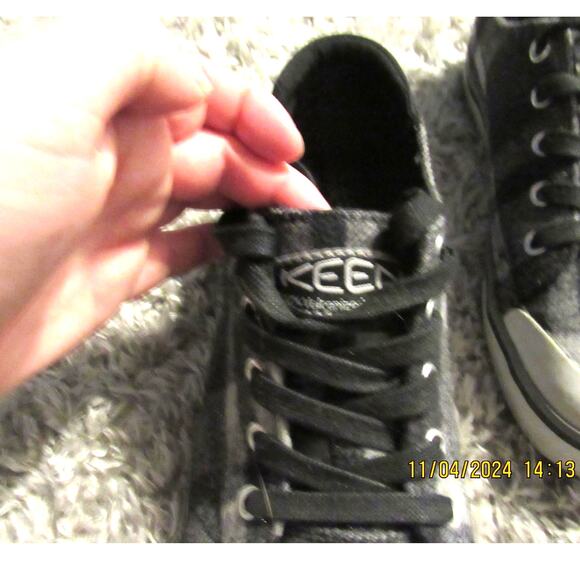 KEEN black and grey plaid sneakers - size 6.5 - Picture 2 of 5